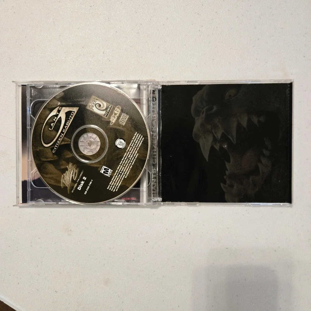 VTG Interplay Giants Citizen Kabuto PC Game Two Disc Set Jewel Case‎ Manual 2000